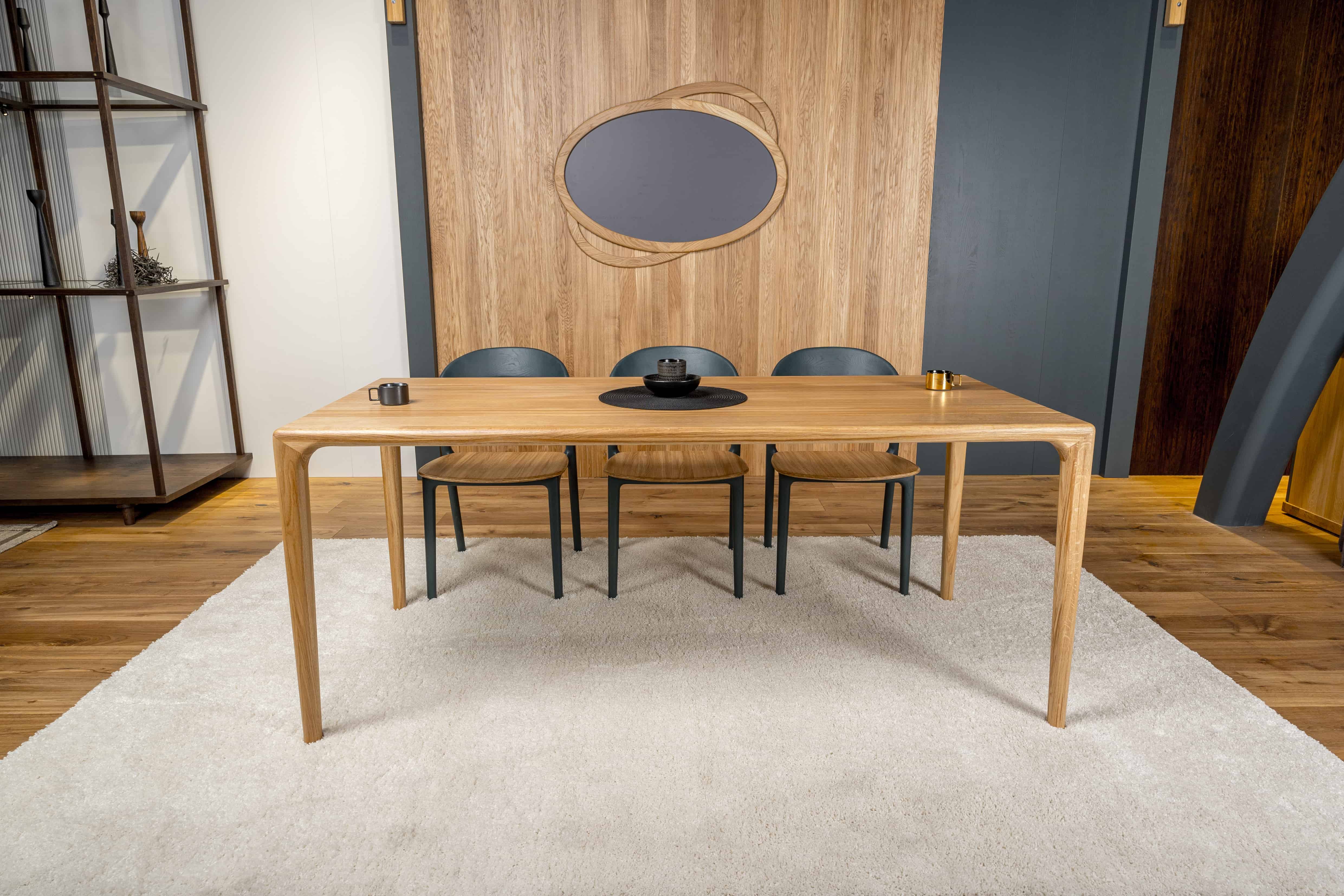 Стол Милина